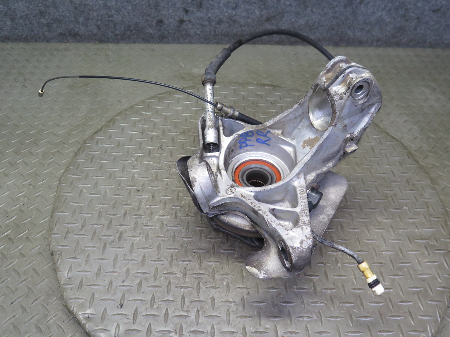 1997-2004 Porsche Boxster 986 Rear Right Spindle Knuckle Wheel Hub Bearing