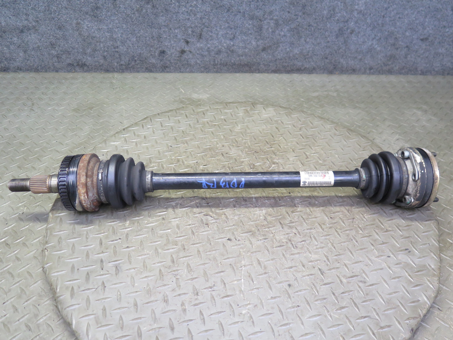 1997-2002 Porsche Boxster 986 RWD M/T Rear Right Axle Shaft 98633202406