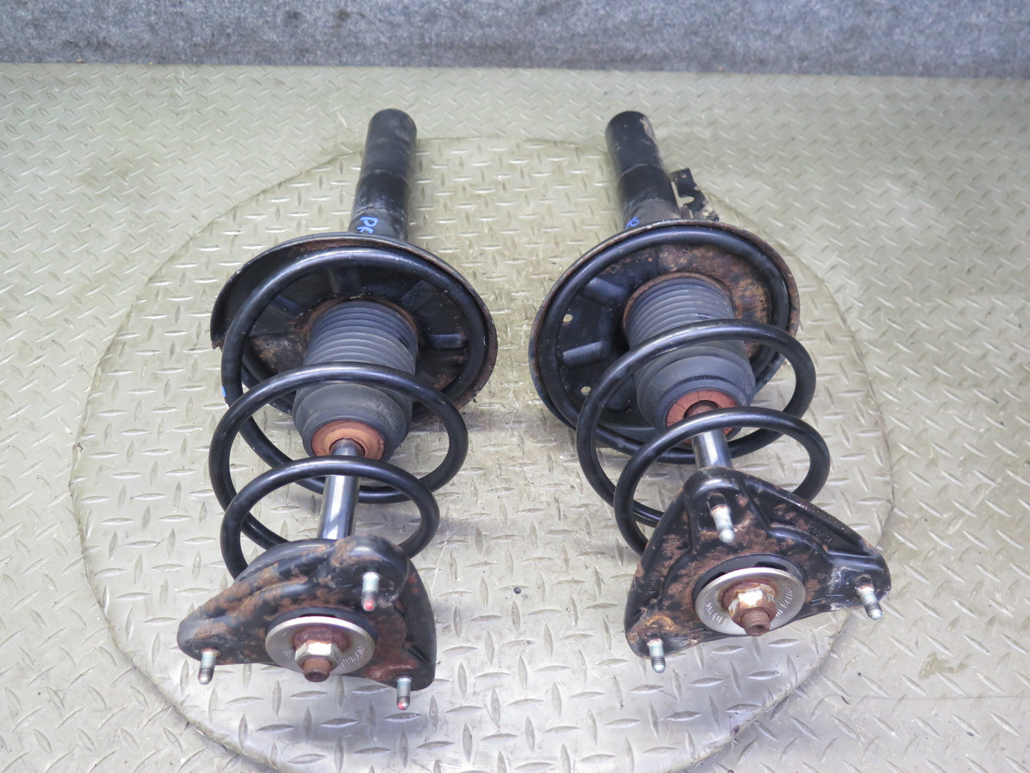 1997-2004 Porsche Boxster 986 Front Left & Right Side Strut Shock Absorber Set