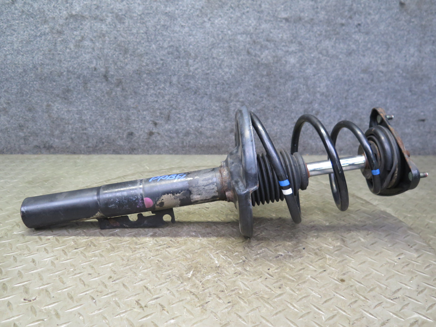 1997-2004 Porsche Boxster 986 Front Left & Right Side Strut Shock Absorber Set