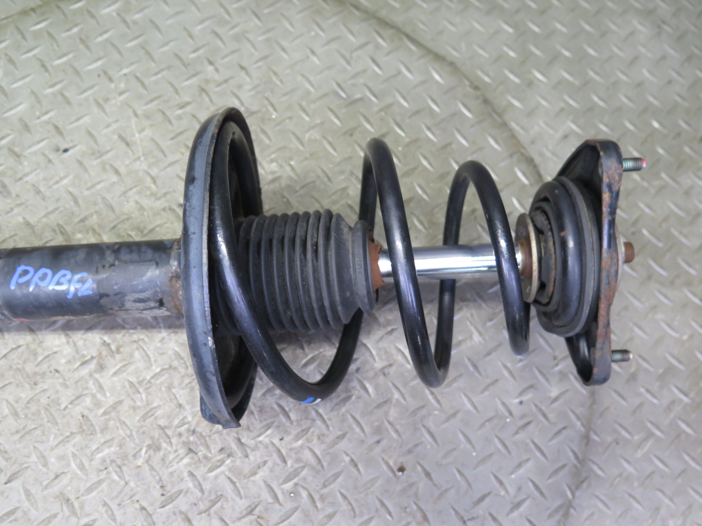 1997-2004 Porsche Boxster 986 Front Left & Right Side Strut Shock Absorber Set
