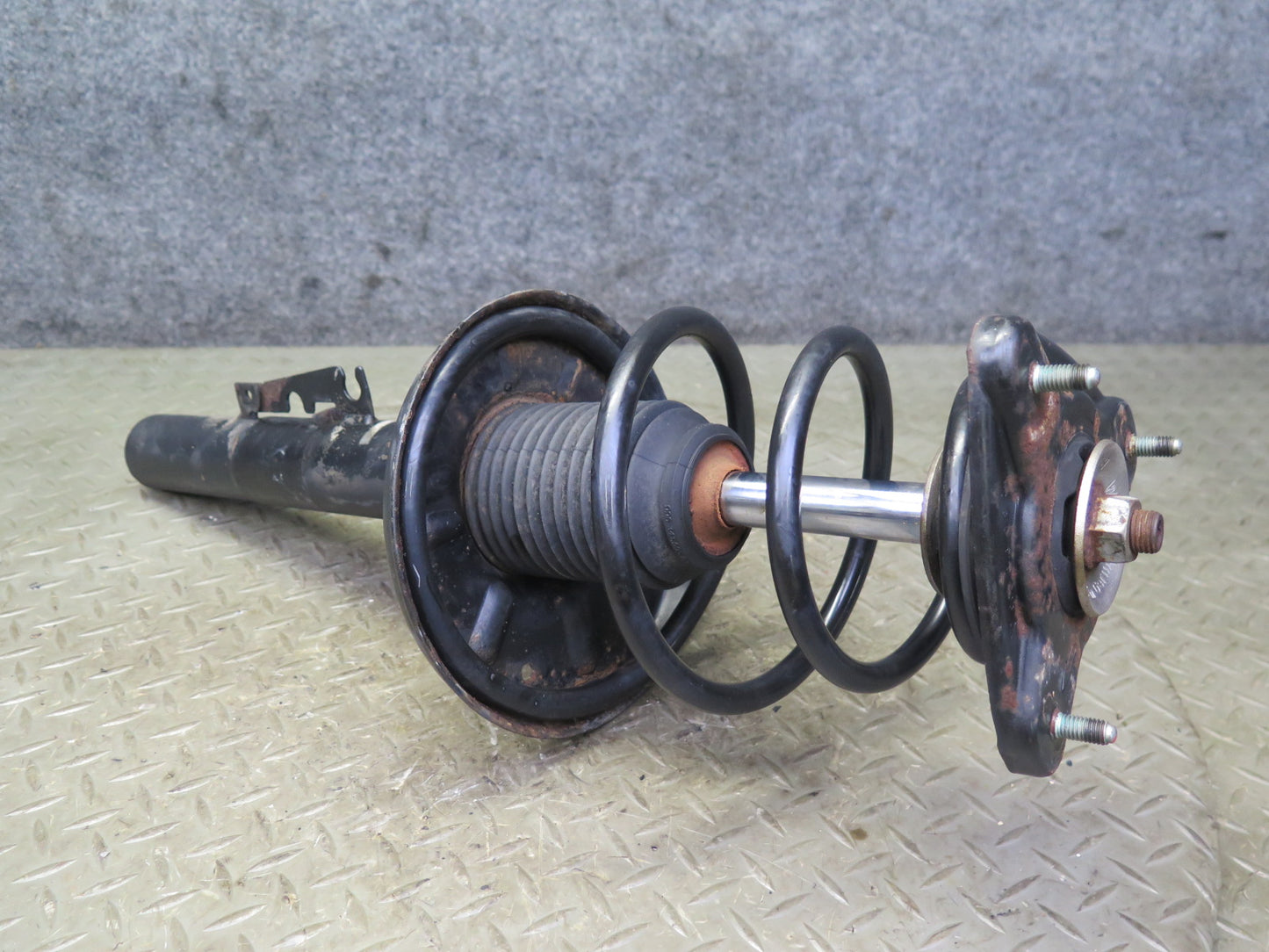 1997-2004 Porsche Boxster 986 Front Left & Right Side Strut Shock Absorber Set