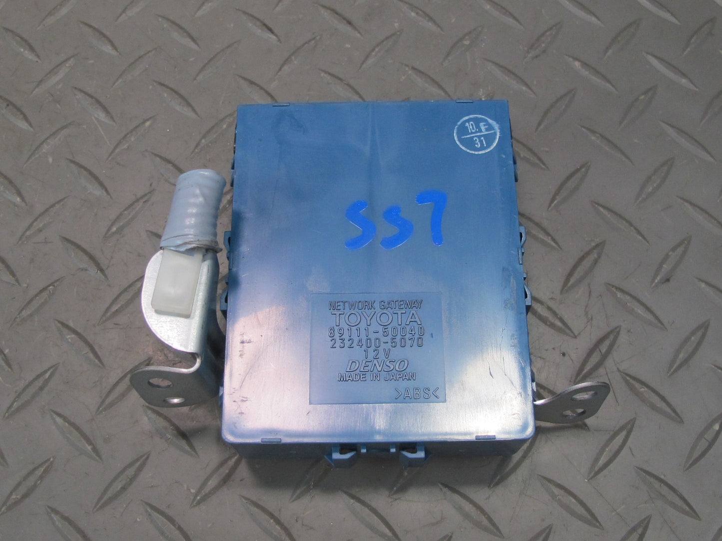 04-06 Lexus UCF30L LS430 Network Gateway Control Module 89111-50040 OEM