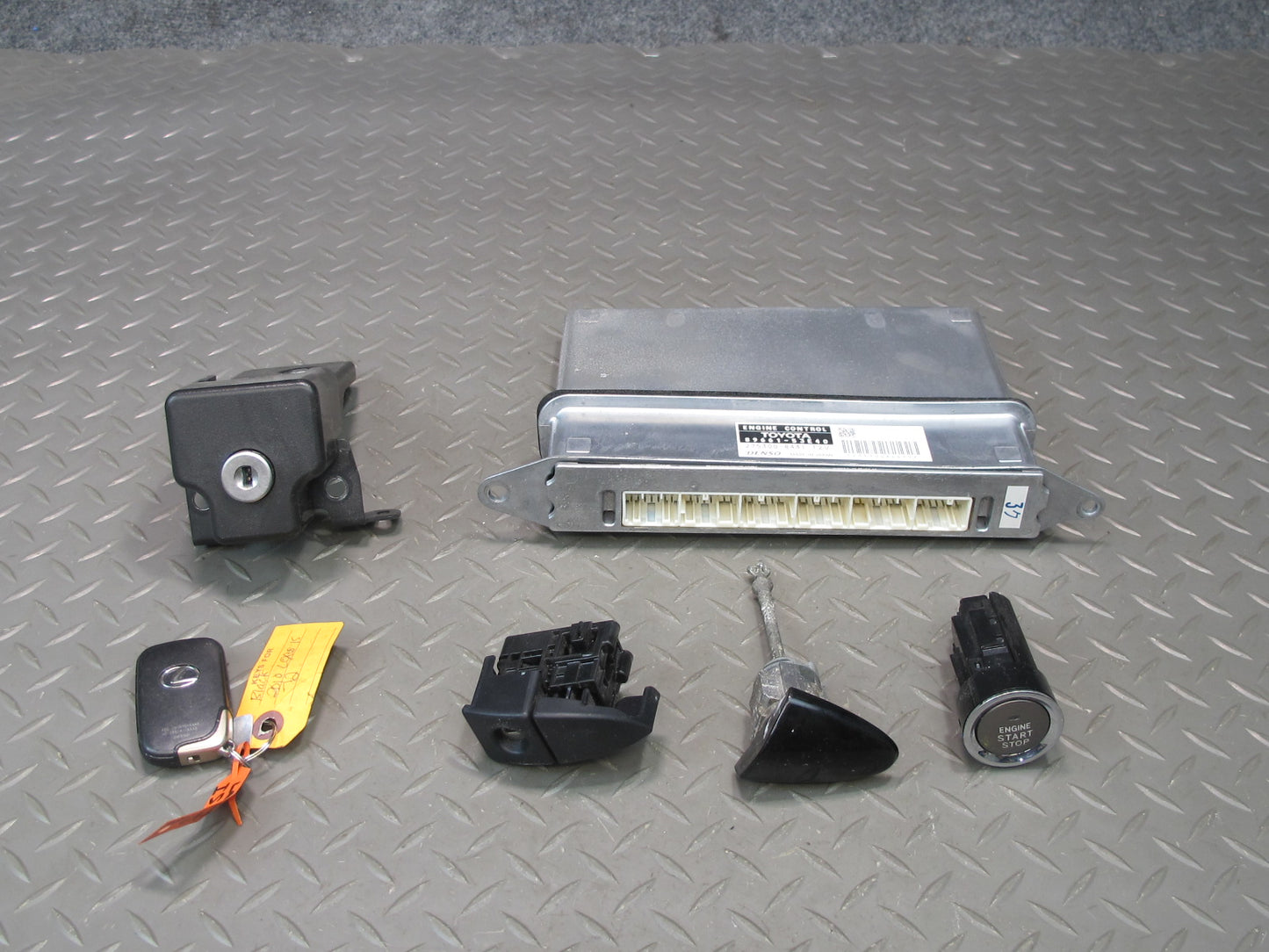 2010 Lexus IS250 GSE20L Conv AT ECU Start Stop Glove Door Trunk Lock KEY Set OEM