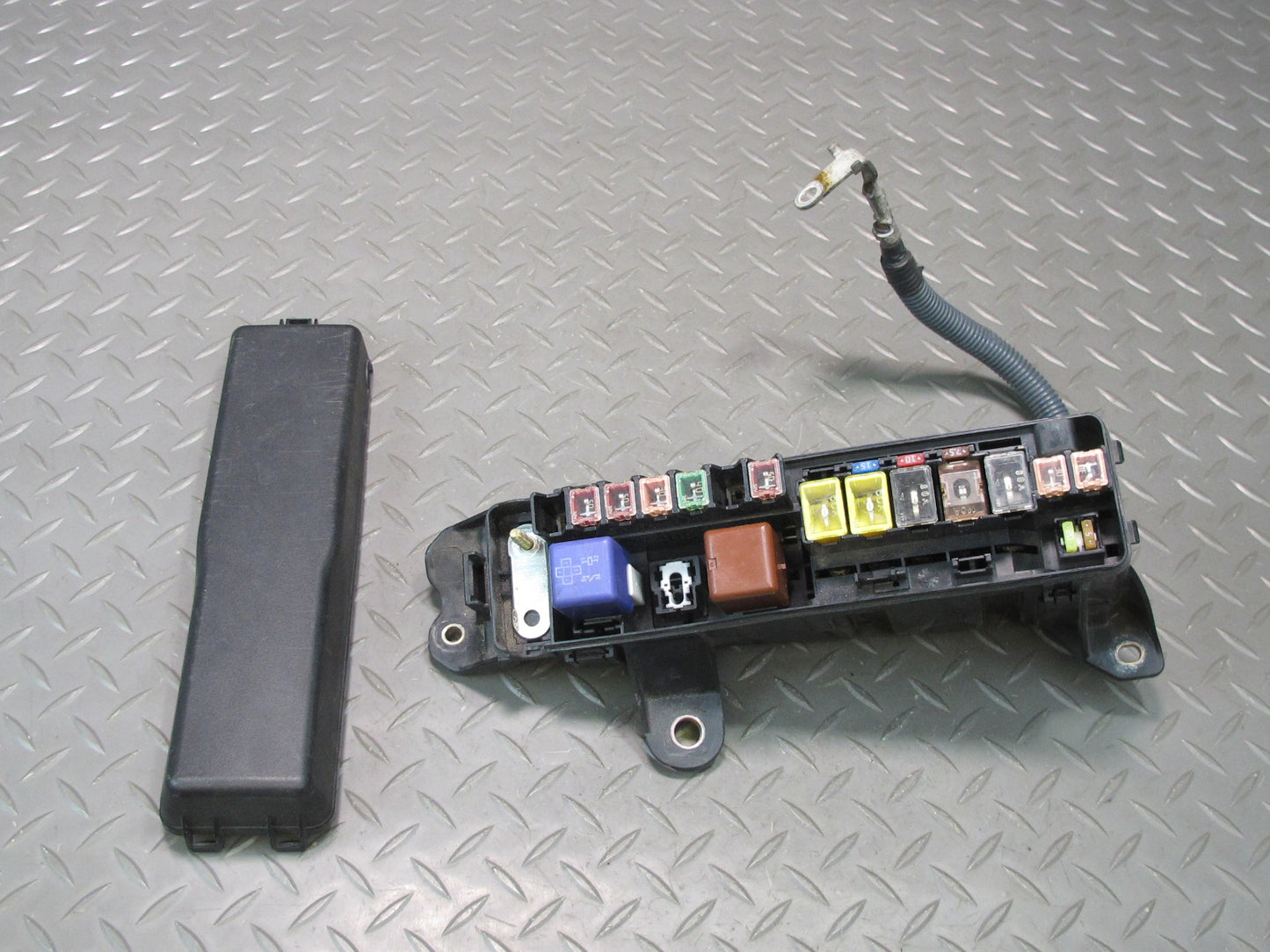 04-06 Lexus UCF30L LS430 Under Hood Junction Relay Fuse Box OEM