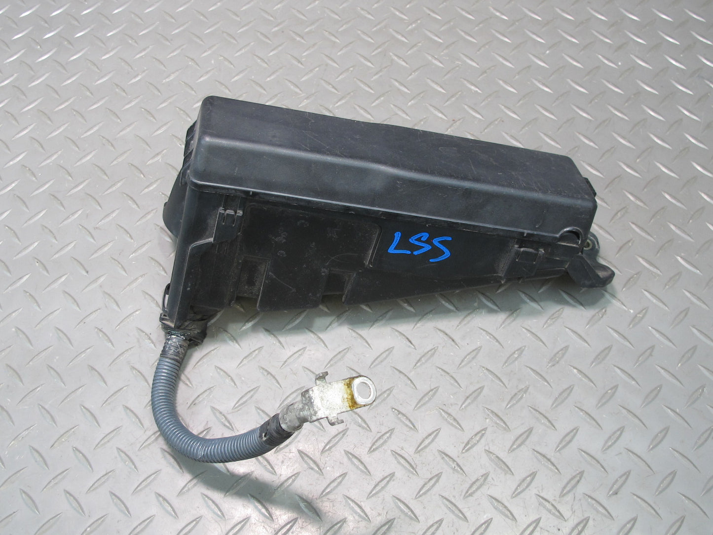 04-06 Lexus UCF30L LS430 Under Hood Junction Relay Fuse Box OEM