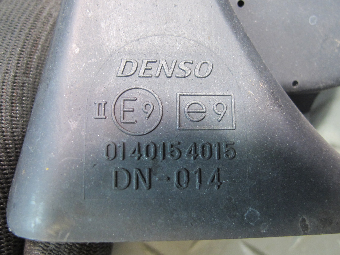 04-06 Lexus UCF30L LS430 Set of 2 High & Low Tone Note Pitch Horn Signal OEM