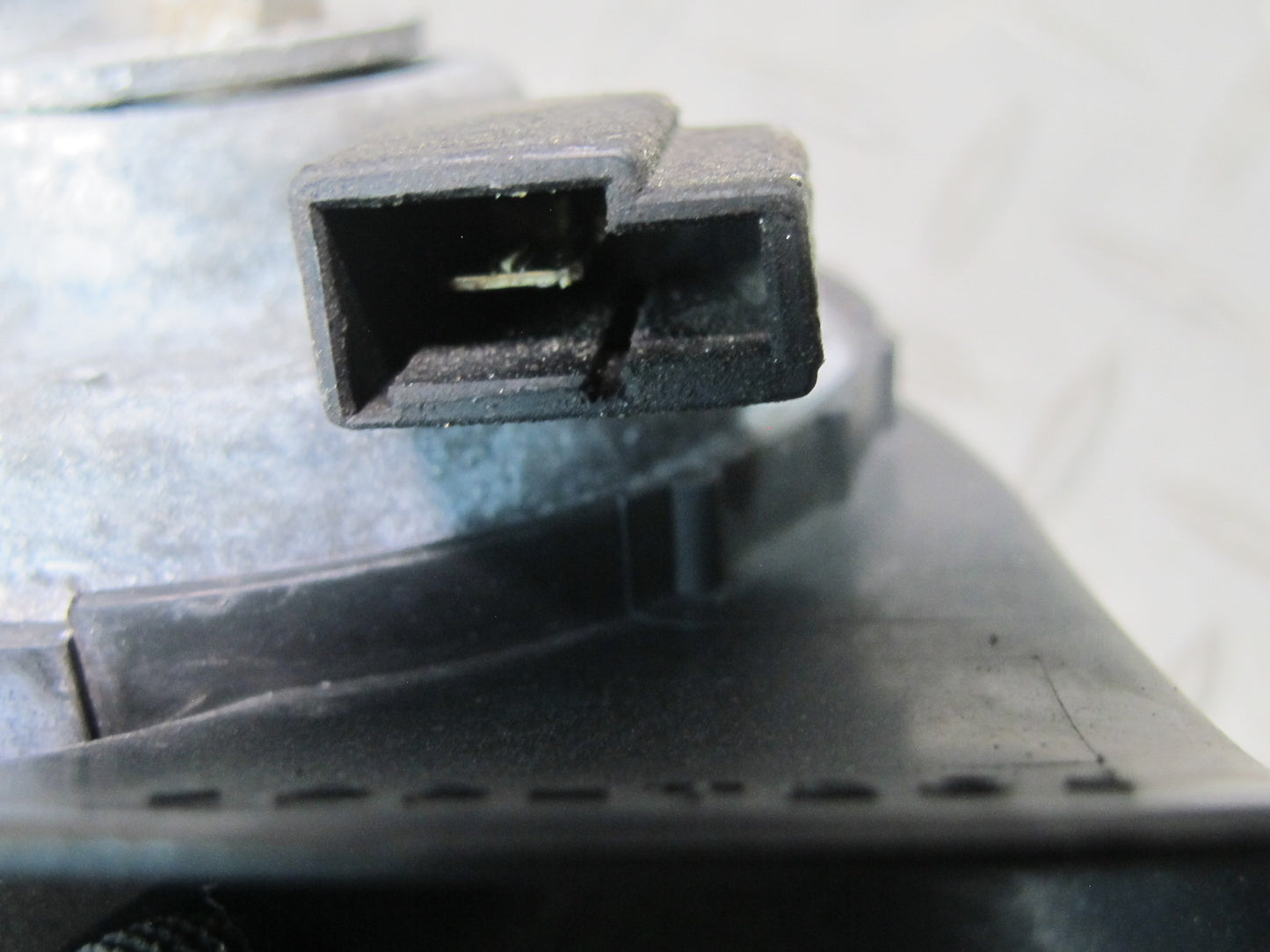 04-06 Lexus UCF30L LS430 Set of 2 High & Low Tone Note Pitch Horn Signal OEM