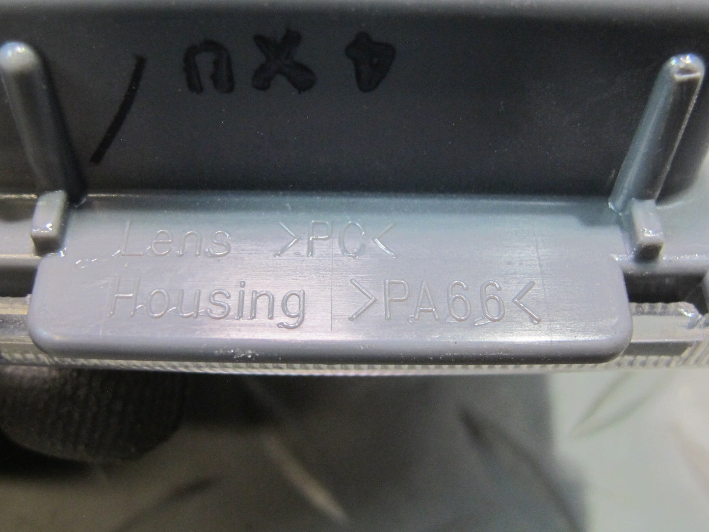 01-06 Lexus UCF30L LS430 Set of 2 Trunk Interior Light Lamp OEM