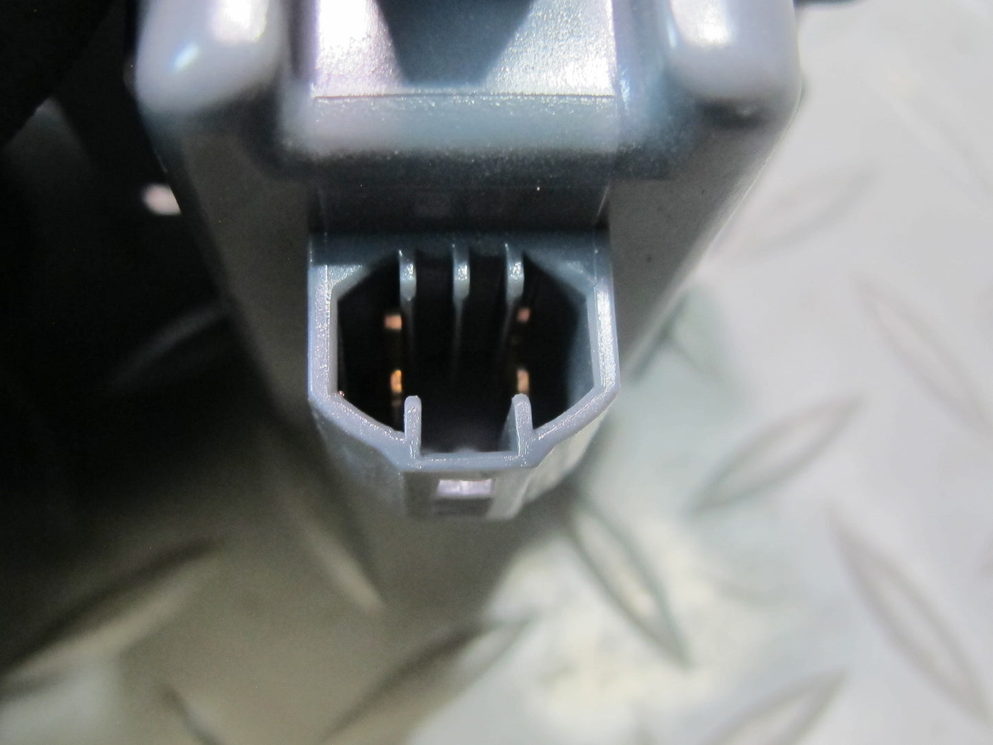 01-06 Lexus UCF30L LS430 Set of 2 Trunk Interior Light Lamp OEM