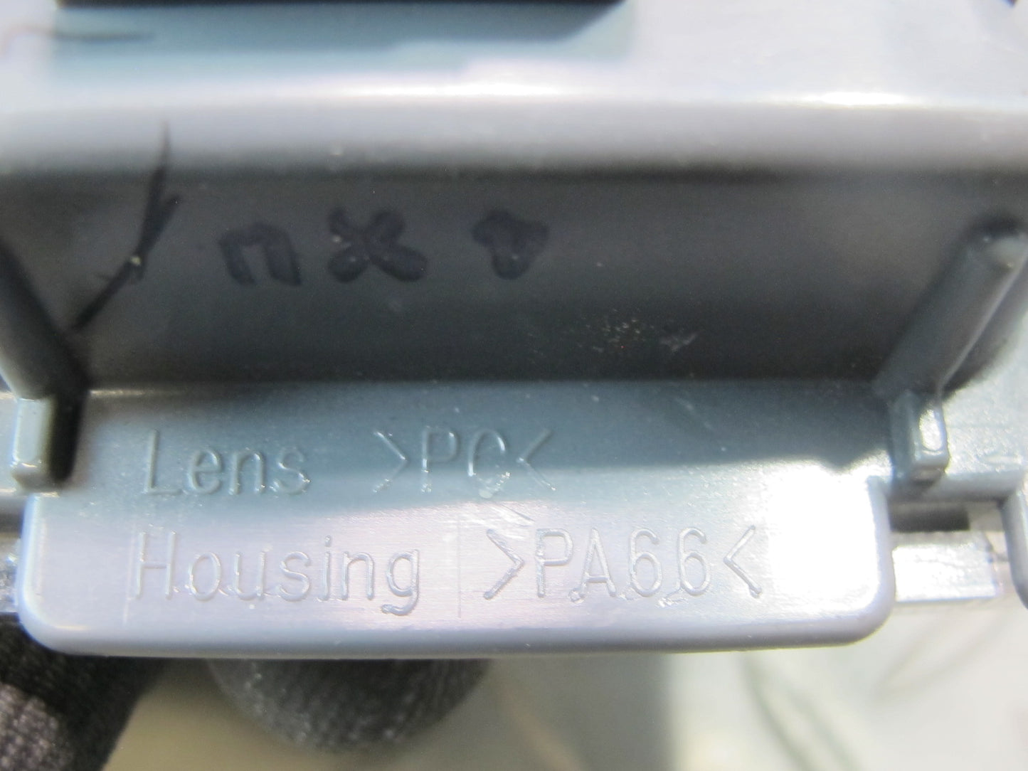 01-06 Lexus UCF30L LS430 Set of 2 Trunk Interior Light Lamp OEM