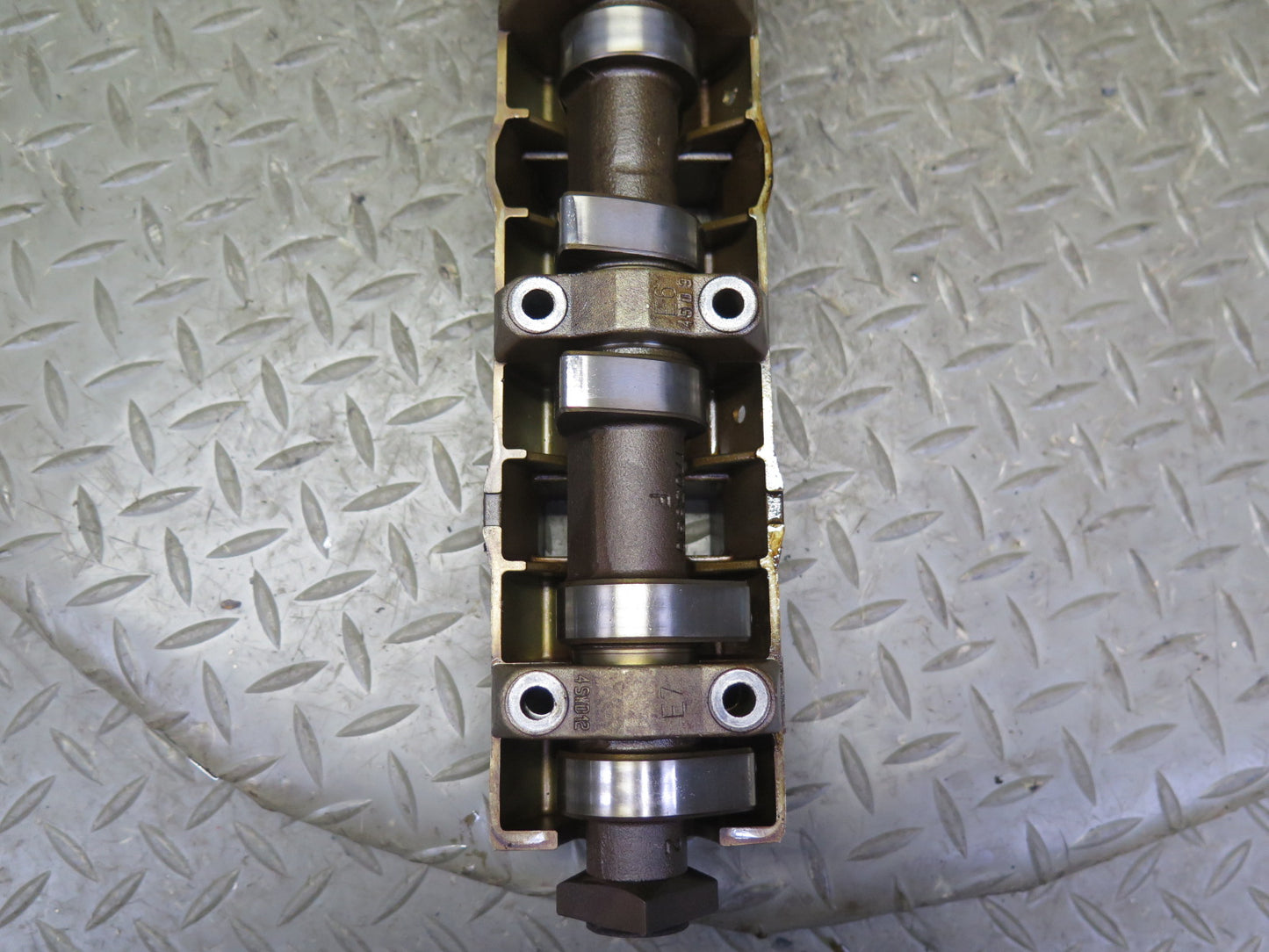 96-99 BMW E36 328iC M52 Engine Intake Camshaft w Tray & Cover OEM