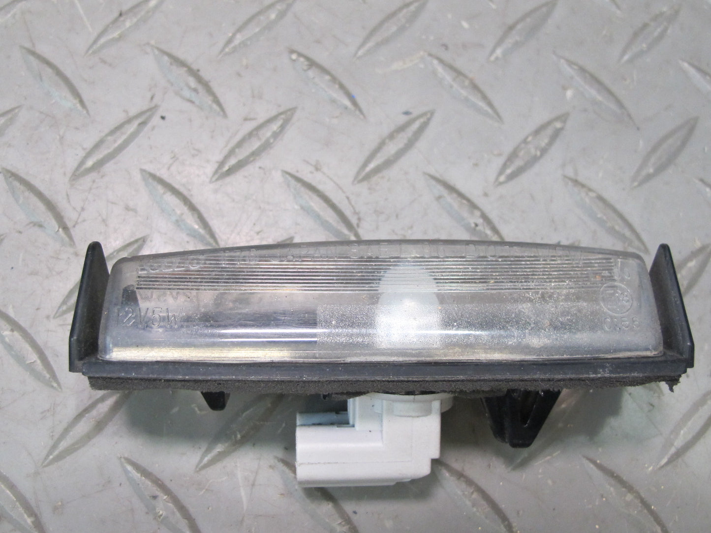 01-06 Lexus UCF30L LS430 Set of 2 Rear Trunk License Plate Light Lamp OEM