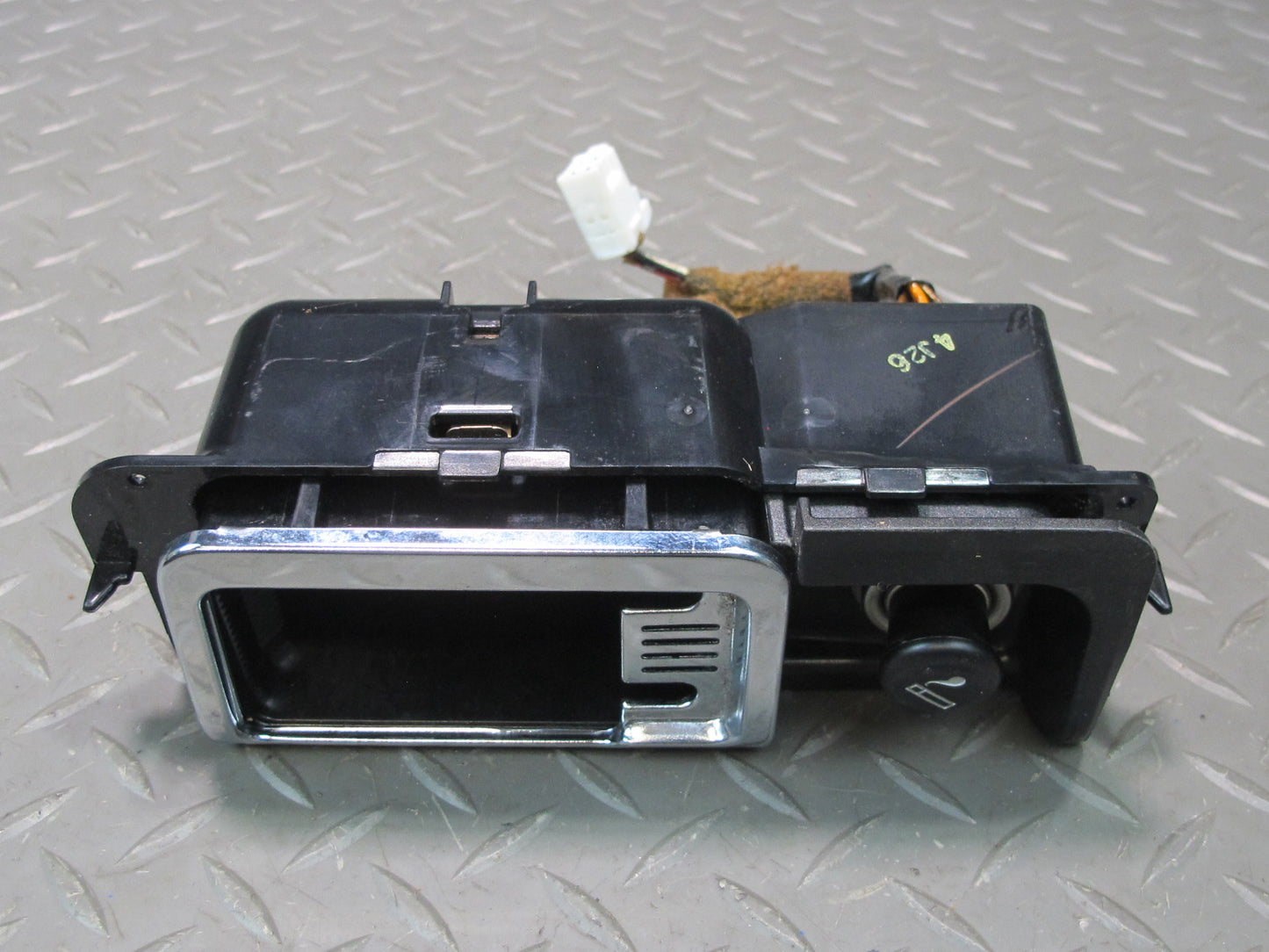 01-06 Lexus UCF30L LS430 Front Center Console Ashtray OEM