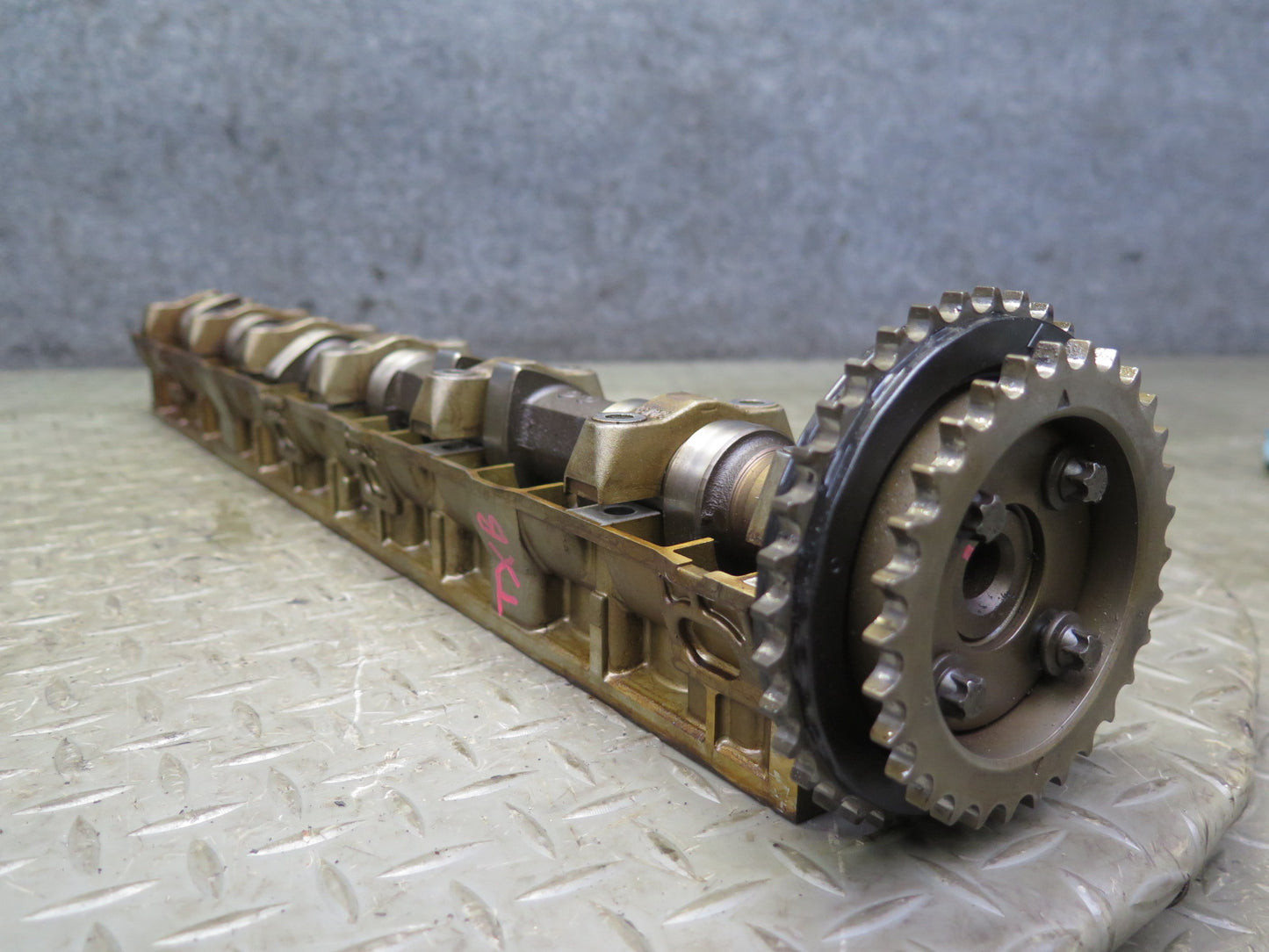 96-99 BMW E36 328iC M52 Engine Exhaust Camshaft w Tray 1703891 OEM