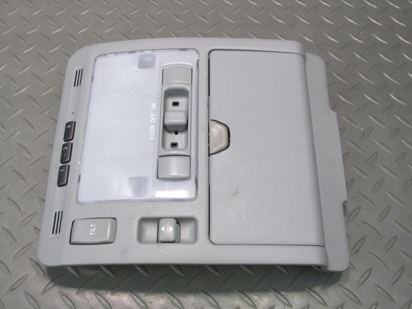 04-06 Lexus UCF30L LS430 Front Overhead Console Dome Reading Light w Sunroof OEM