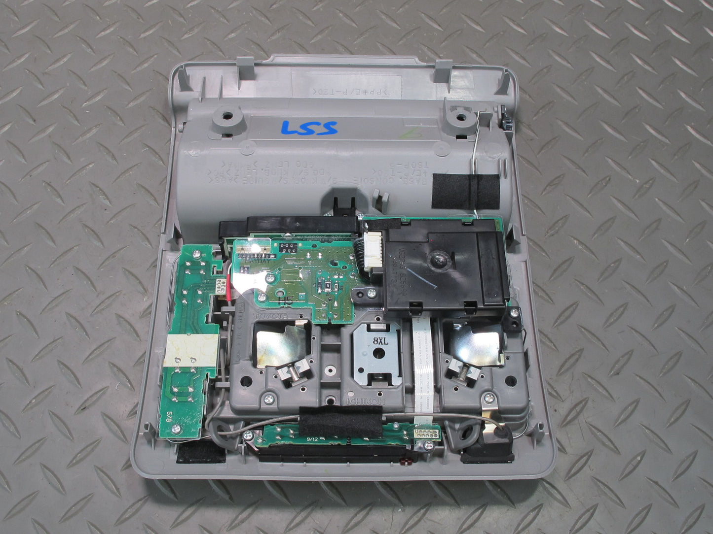 04-06 Lexus UCF30L LS430 Front Overhead Console Dome Reading Light w Sunroof OEM