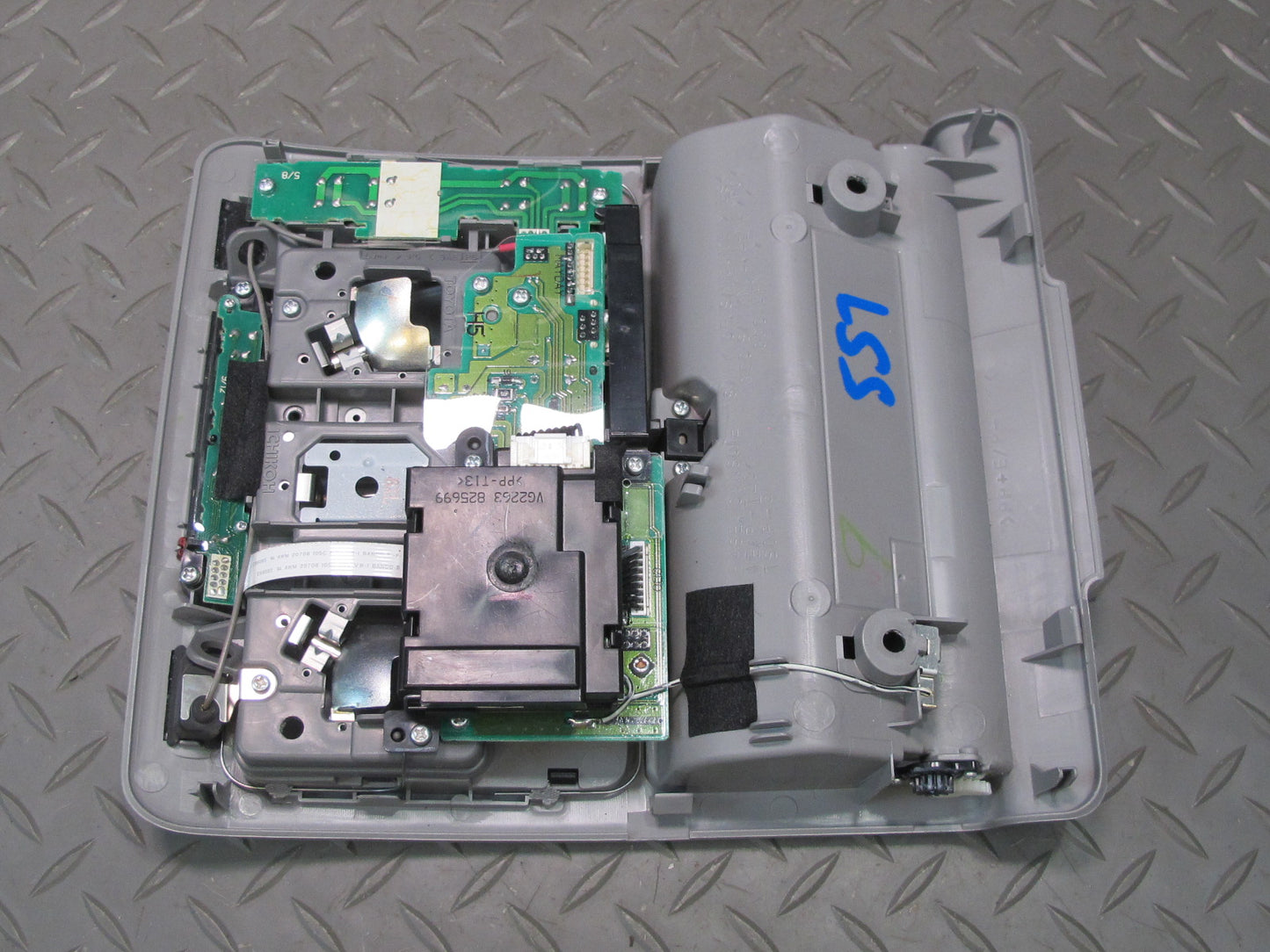 04-06 Lexus UCF30L LS430 Front Overhead Console Dome Reading Light w Sunroof OEM