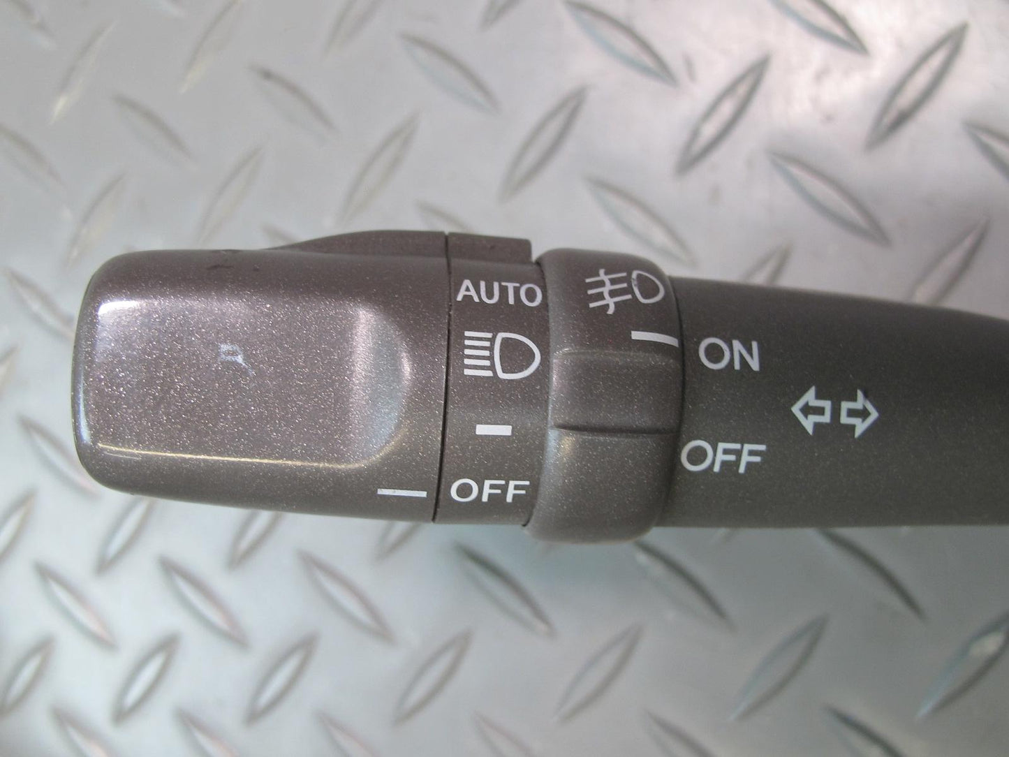 04-06 Lexus UCF30L LS430 Steering Column Headlight Turn Signal Wiper Switch OEM