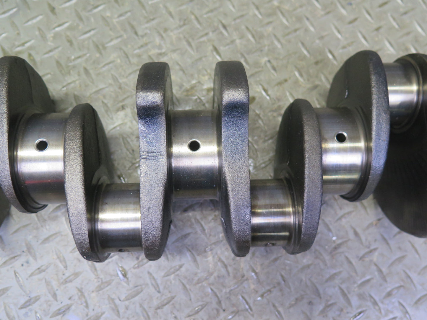 81-83 Mercedes W123 240D OM616 616.912 Diesel Engine Crankshaft Unit 117K OEM