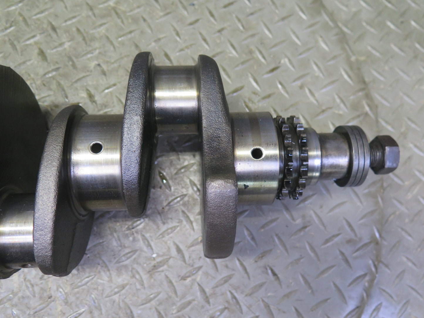 81-83 Mercedes W123 240D OM616 616.912 Diesel Engine Crankshaft Unit 117K OEM