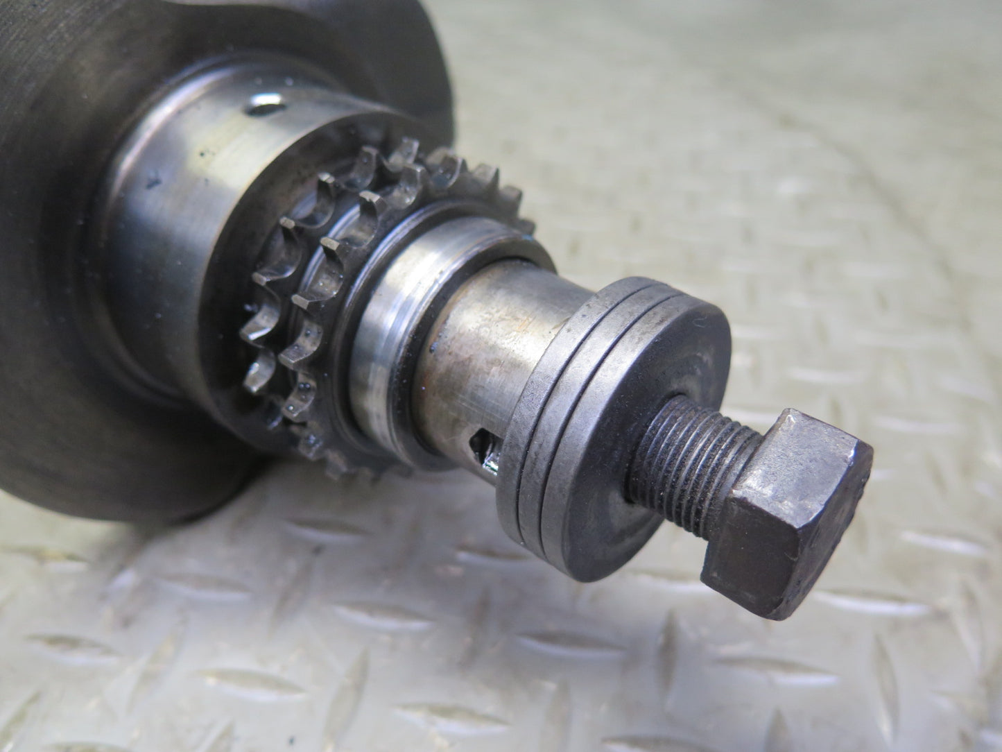 81-83 Mercedes W123 240D OM616 616.912 Diesel Engine Crankshaft Unit 117K OEM