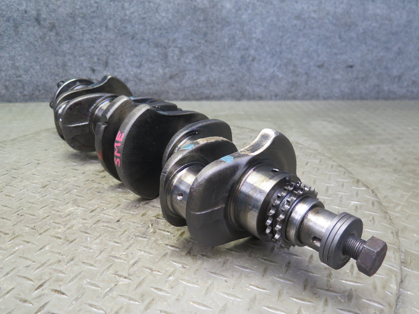 81-83 Mercedes W123 240D OM616 616.912 Diesel Engine Crankshaft Unit 117K OEM