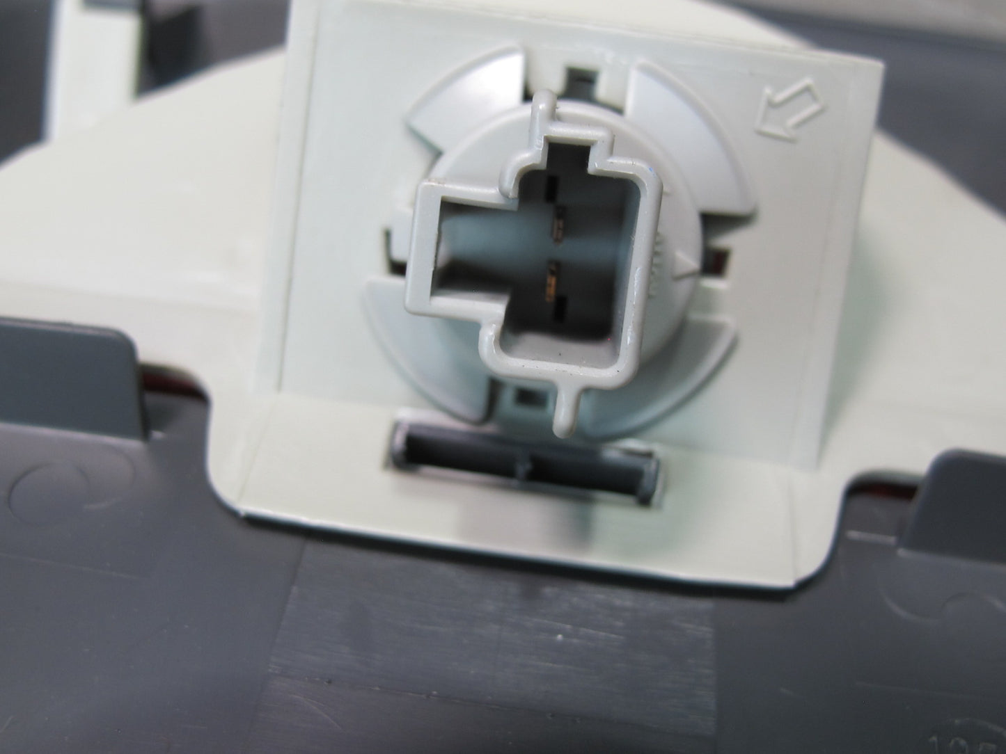 01-06 Lexus UCF30L LS430 Rear Third 3RD Brake Light Lamp OEM