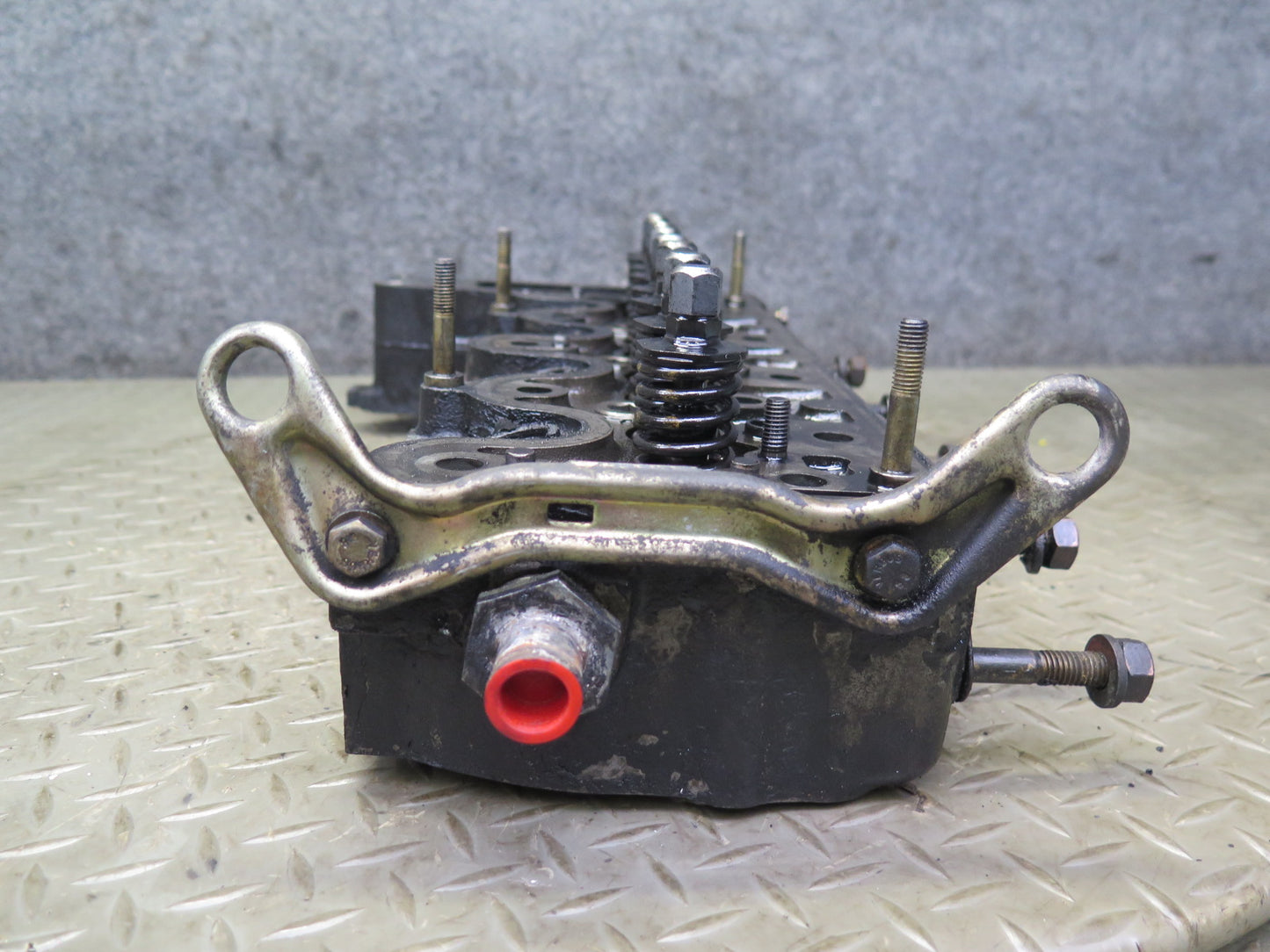 81-83 Mercedes W123 240D 2.4L 616.912 Diesel Engine Motor Cylinder Head 117K OEM