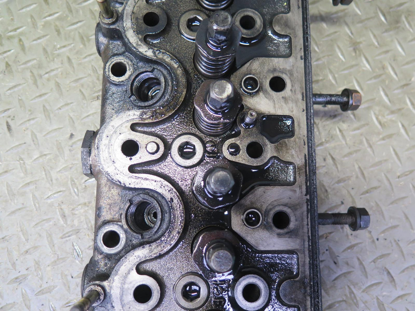 81-83 Mercedes W123 240D 2.4L 616.912 Diesel Engine Motor Cylinder Head 117K OEM