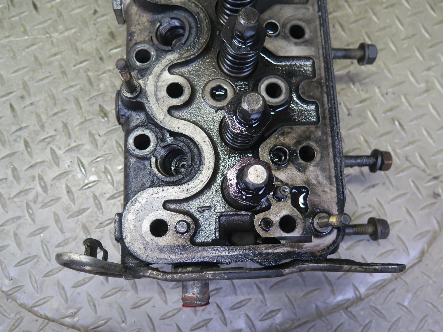 81-83 Mercedes W123 240D 2.4L 616.912 Diesel Engine Motor Cylinder Head 117K OEM