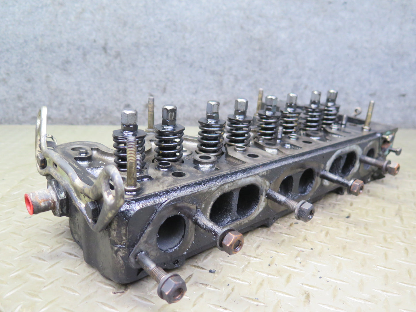 81-83 Mercedes W123 240D 2.4L 616.912 Diesel Engine Motor Cylinder Head 117K OEM