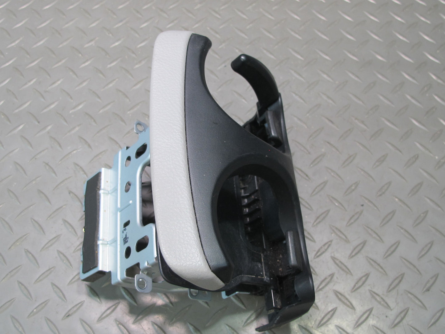 01-06 Lexus UCF30L LS430 Front Center Console CUP Holder Assembly OEM