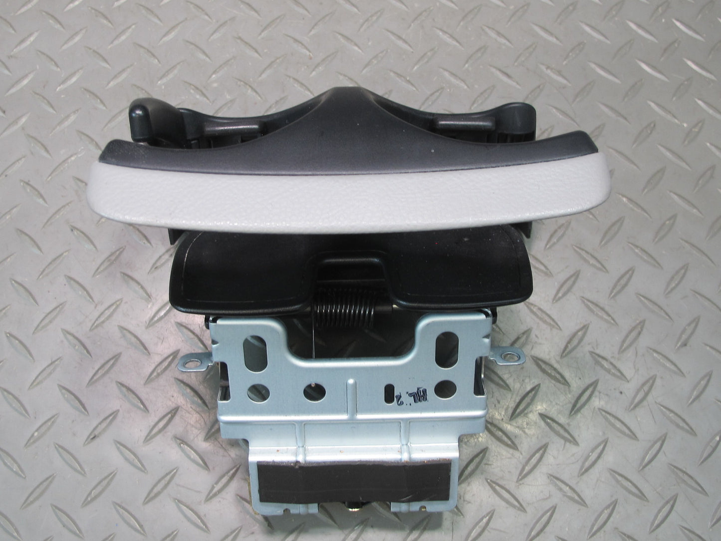 01-06 Lexus UCF30L LS430 Front Center Console CUP Holder Assembly OEM