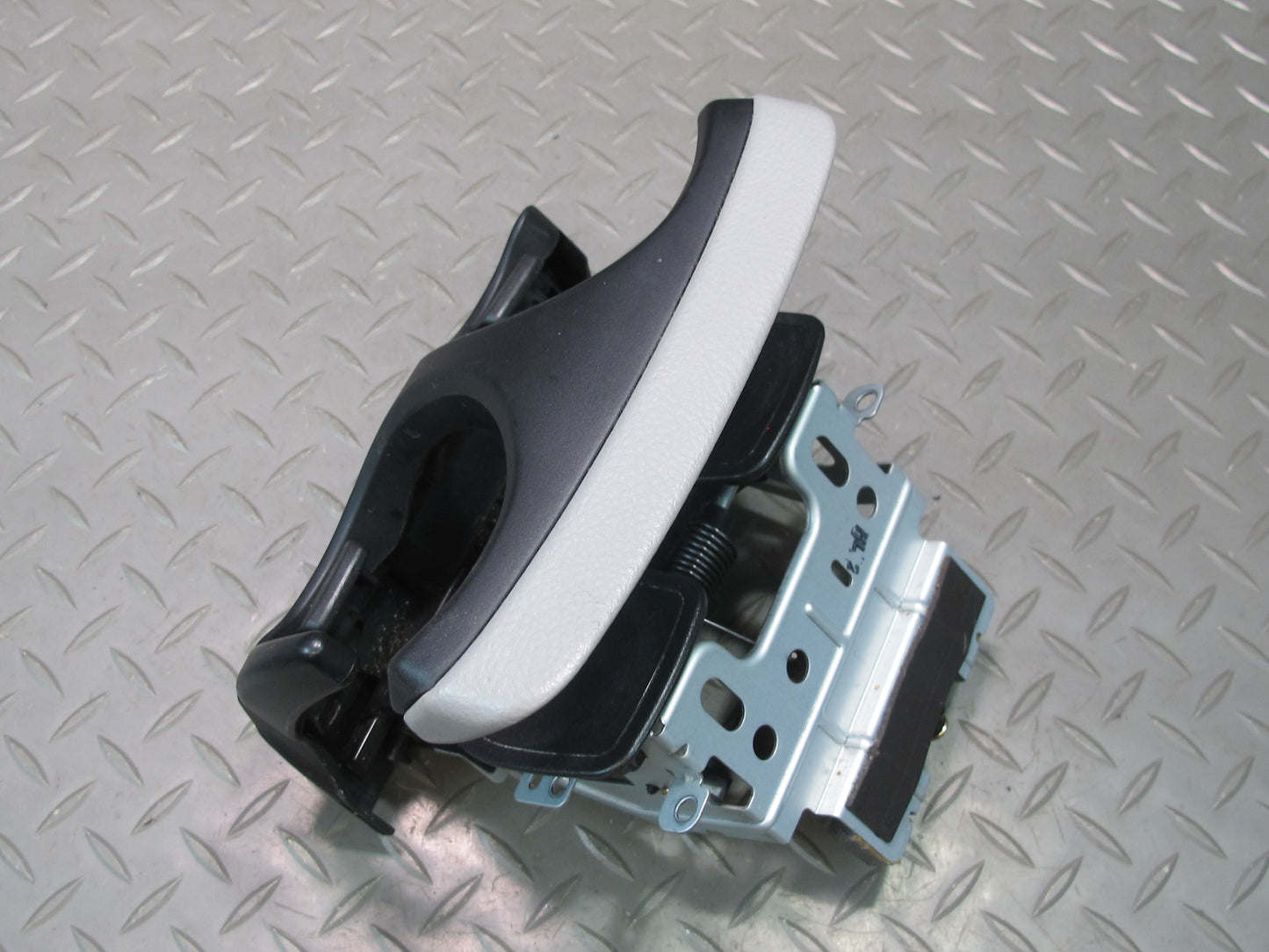 01-06 Lexus UCF30L LS430 Front Center Console CUP Holder Assembly OEM