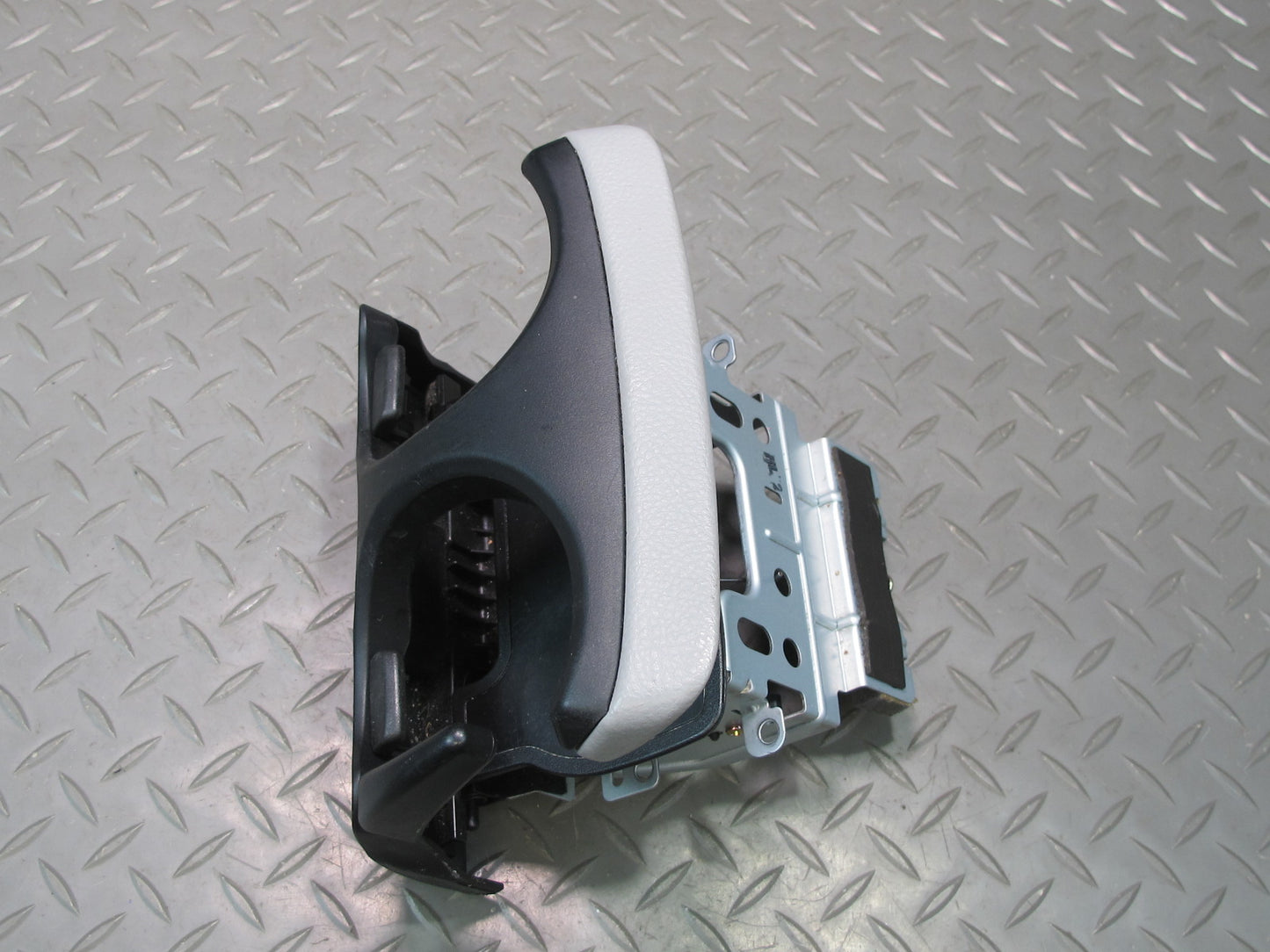 01-06 Lexus UCF30L LS430 Front Center Console CUP Holder Assembly OEM