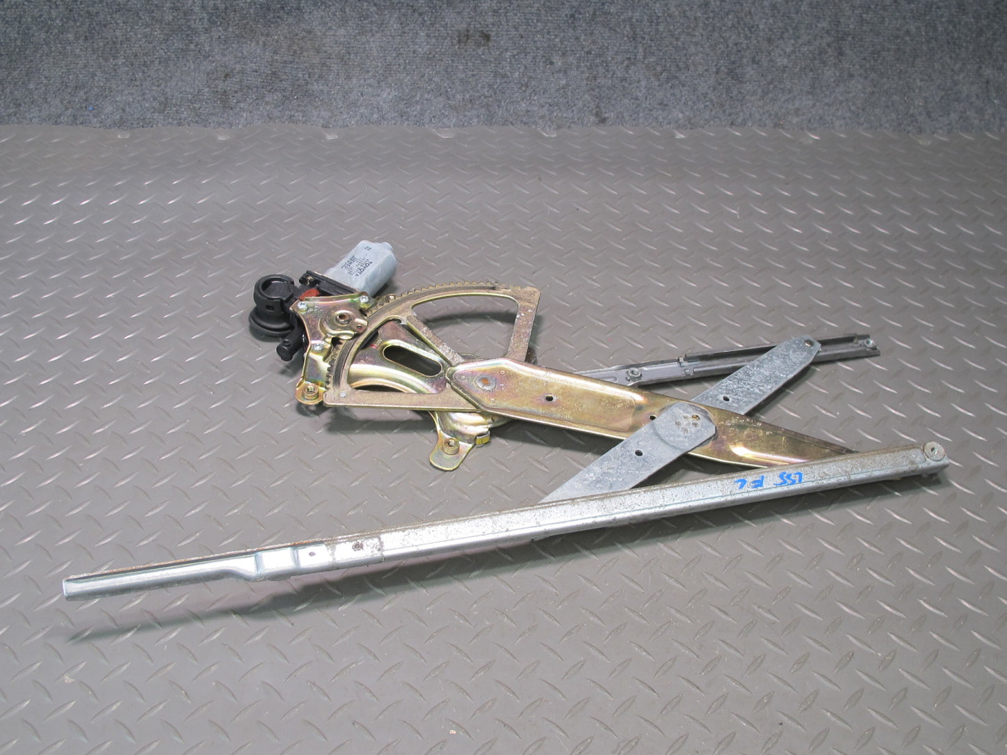 01-06 Lexus UCF30L LS430 Front Left Door Window Regulator w Motor OEM