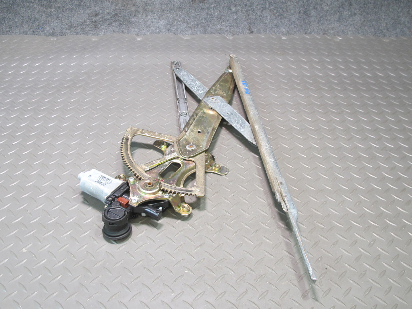 01-06 Lexus UCF30L LS430 Front Left Door Window Regulator w Motor OEM