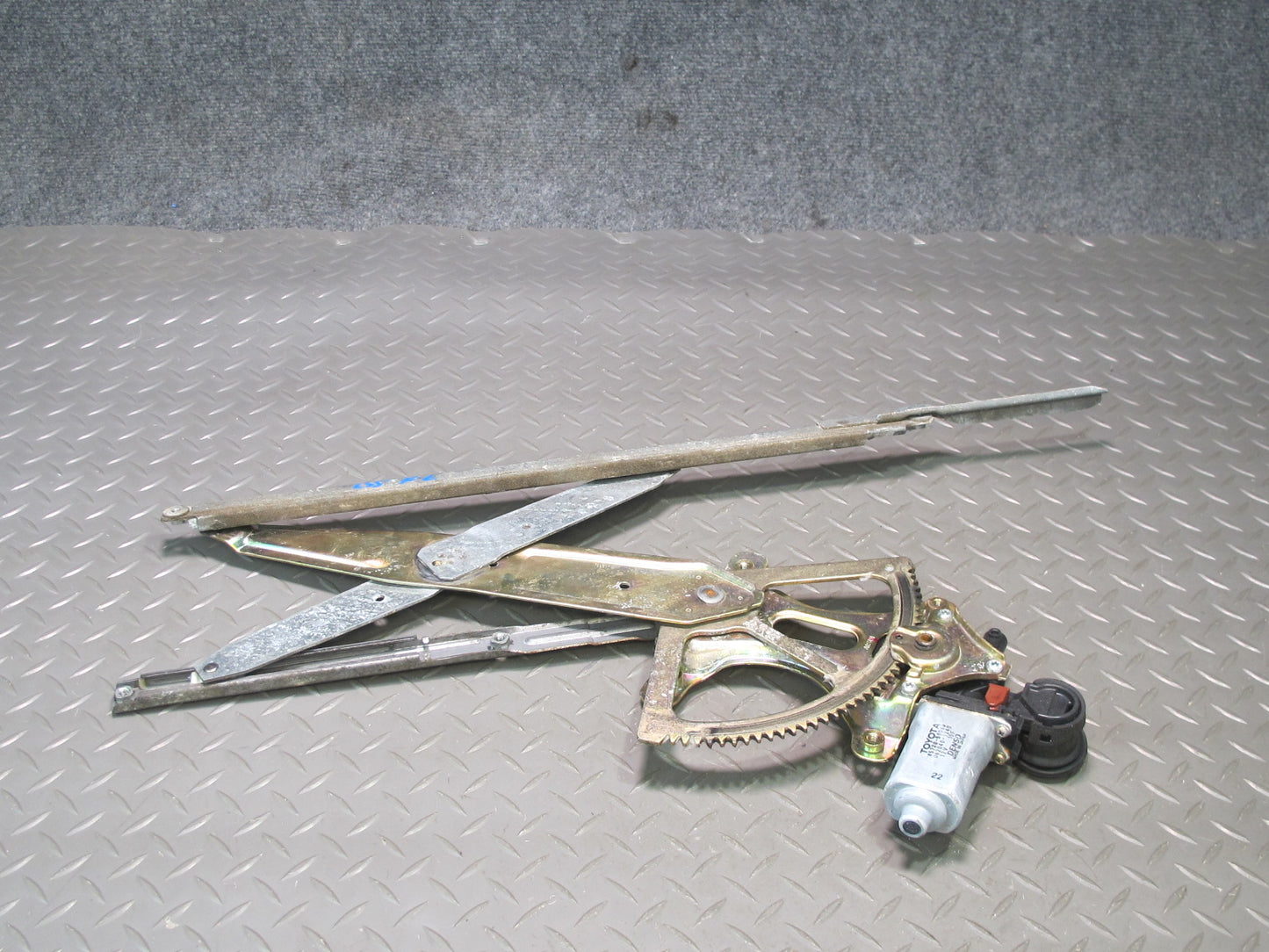 01-06 Lexus UCF30L LS430 Front Left Door Window Regulator w Motor OEM