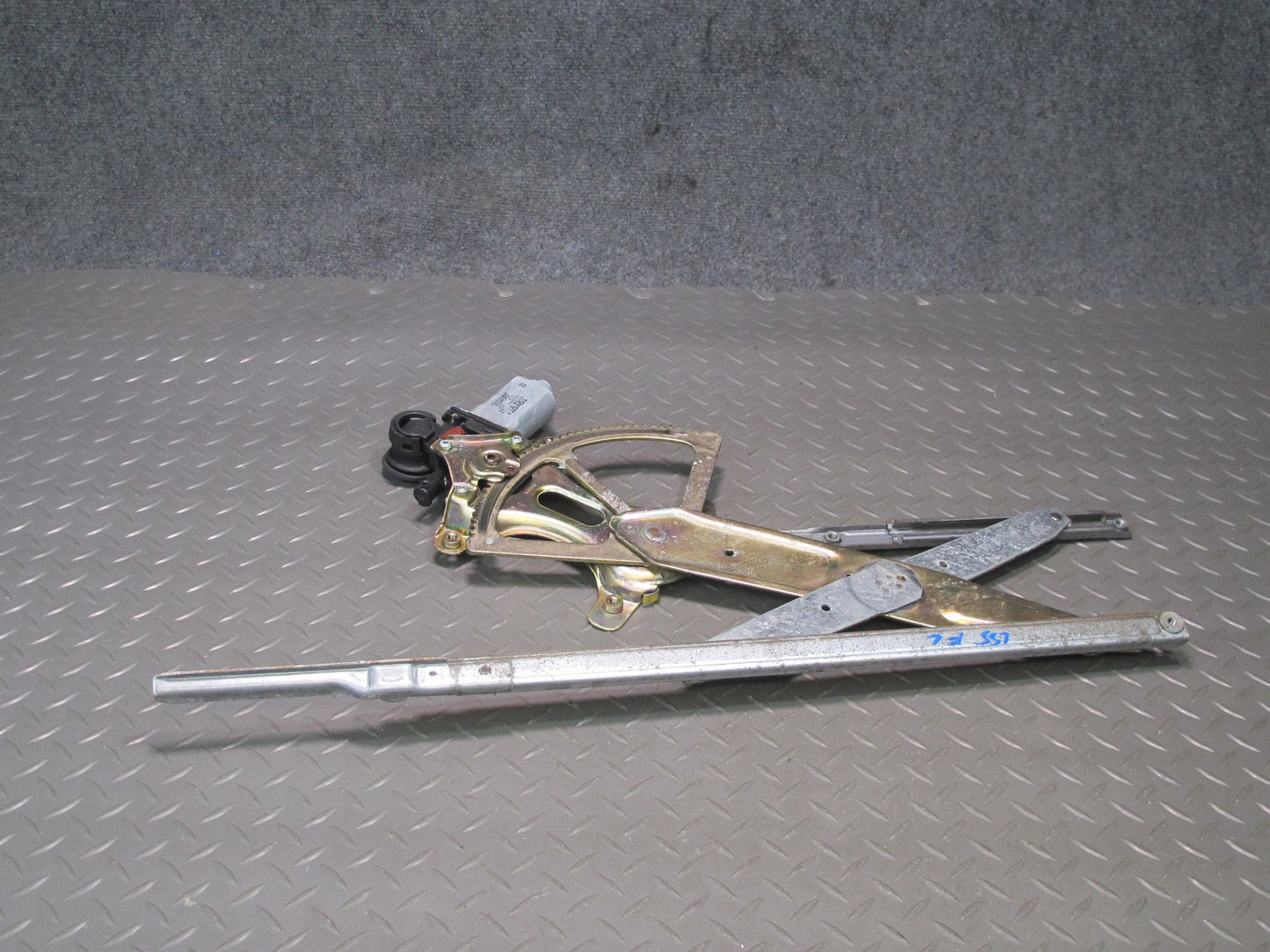01-06 Lexus UCF30L LS430 Front Left Door Window Regulator w Motor OEM