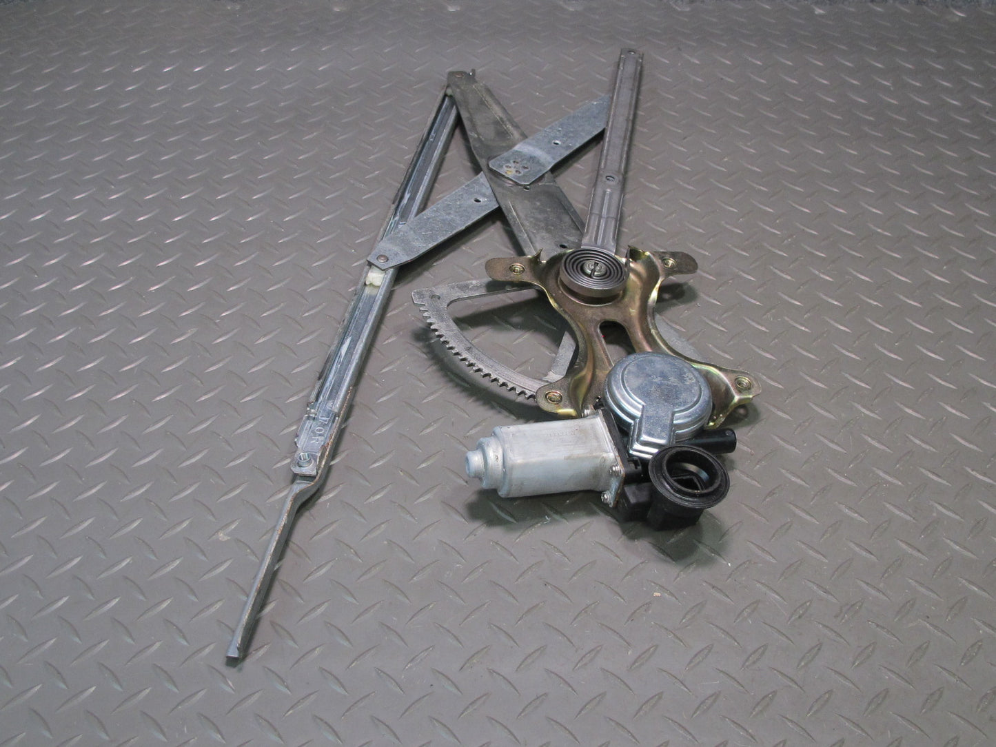 01-06 Lexus UCF30L LS430 Front Right Door Window Regulator w Motor OEM