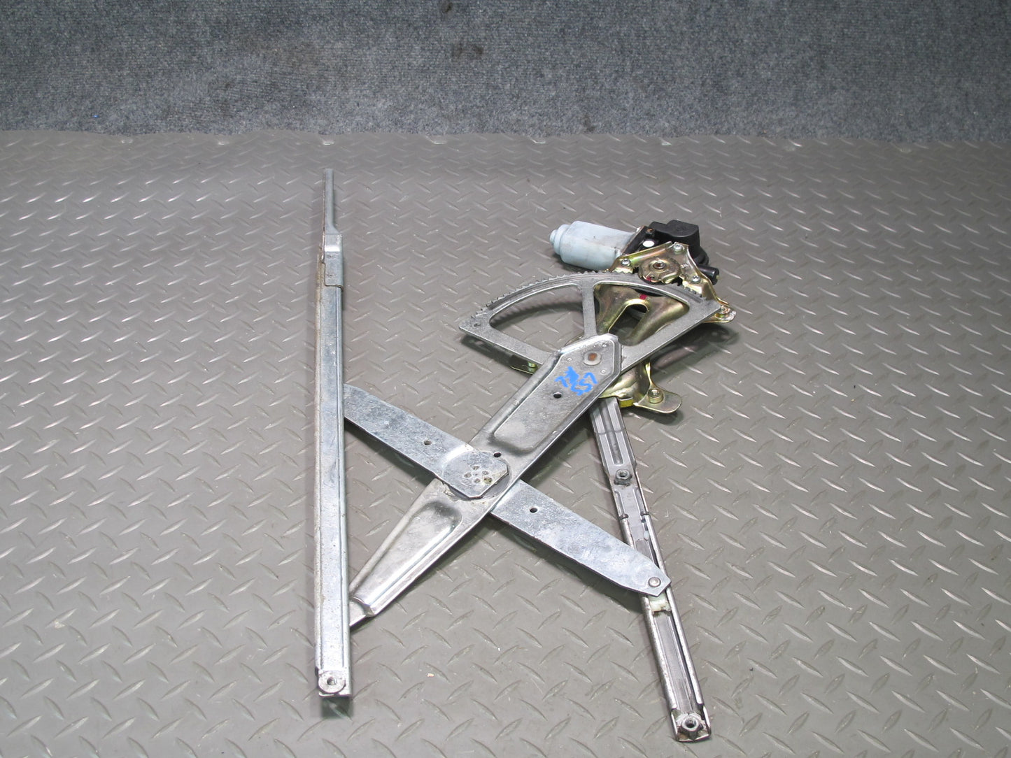 01-06 Lexus UCF30L LS430 Front Right Door Window Regulator w Motor OEM