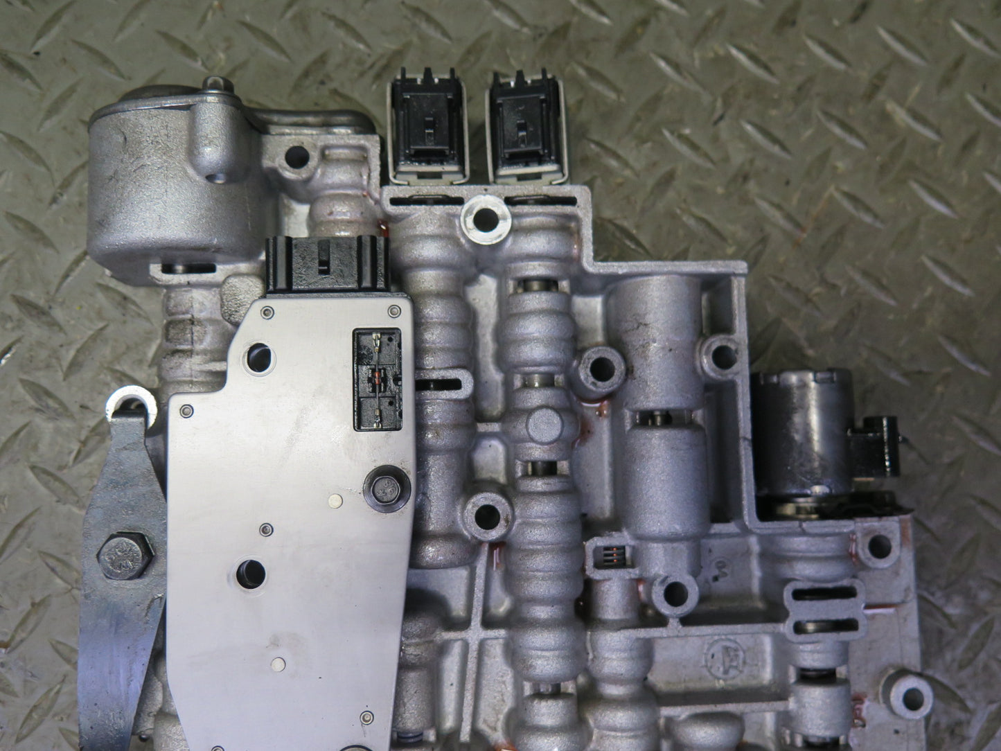 05-06 Chevrolet SSR 6.0L 4L65E Automatic Transmission Valve Body Mechatronic OEM