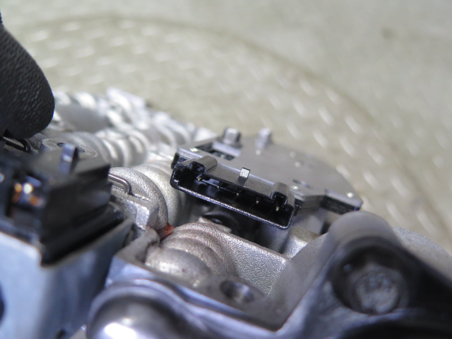 05-06 Chevrolet SSR 6.0L 4L65E Automatic Transmission Valve Body Mechatronic OEM