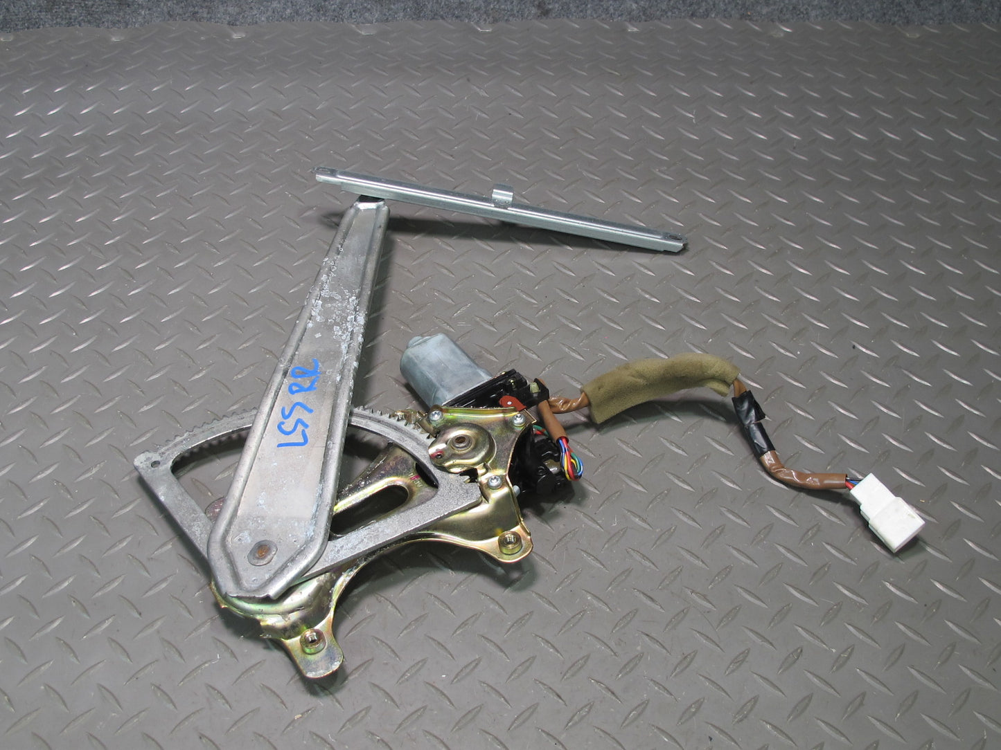 01-06 Lexus UCF30L LS430 Rear Right Door Window Regulator w Motor OEM