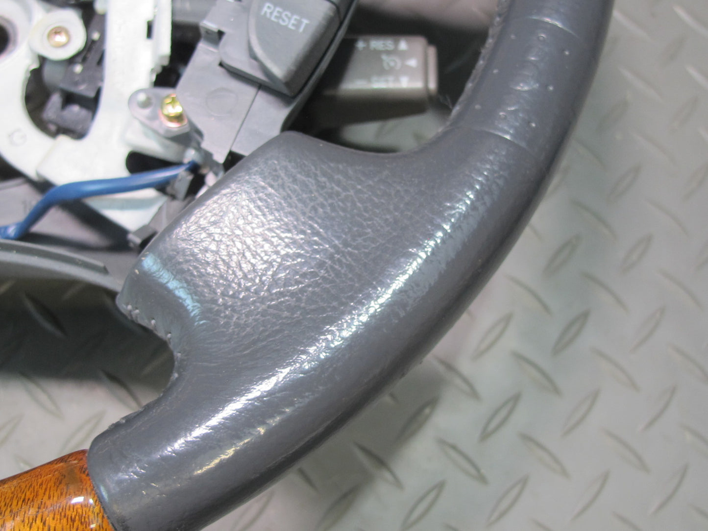 04-06 Lexus UCF30L LS430 Leather Wood Steering w Switches OEM