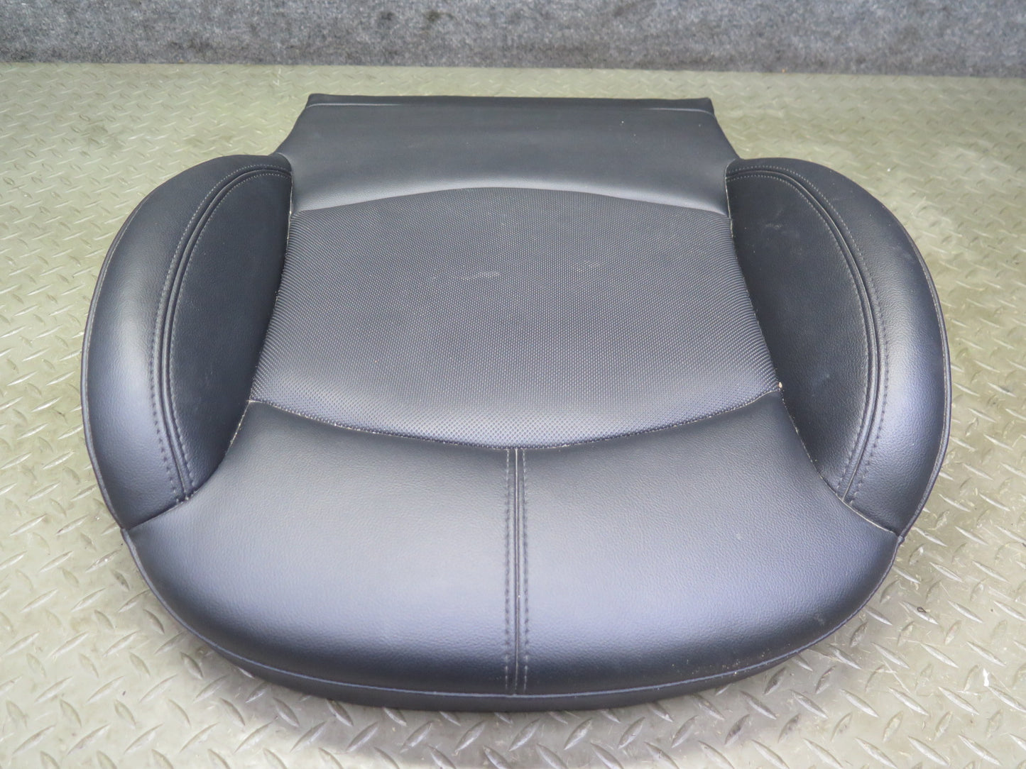 11-15 Mini Cooper R60 Countryman Front Right Seat Lower Cushion Black OEM