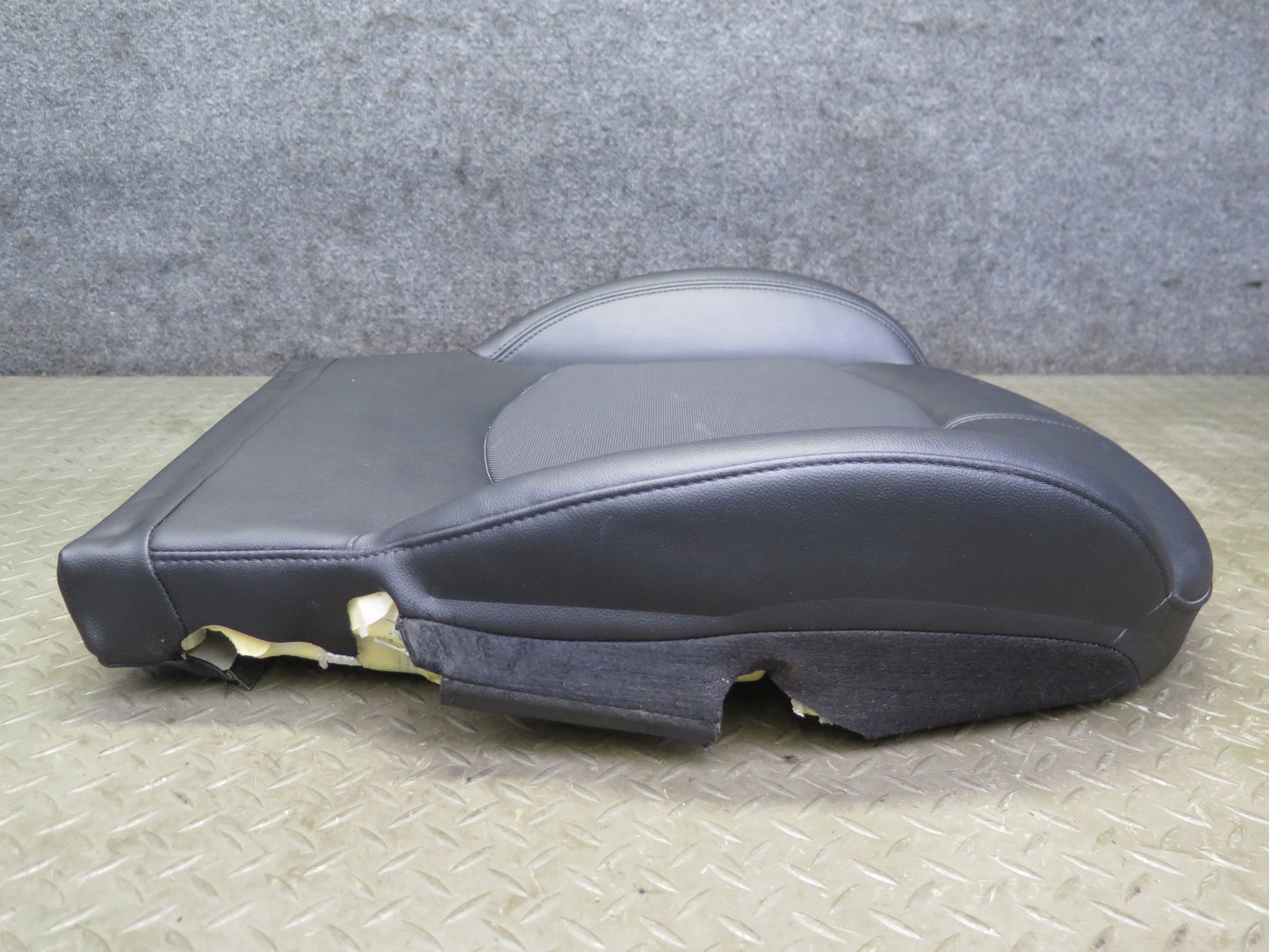 11-15 Mini Cooper R60 Countryman Front Right Seat Lower Cushion Black OEM