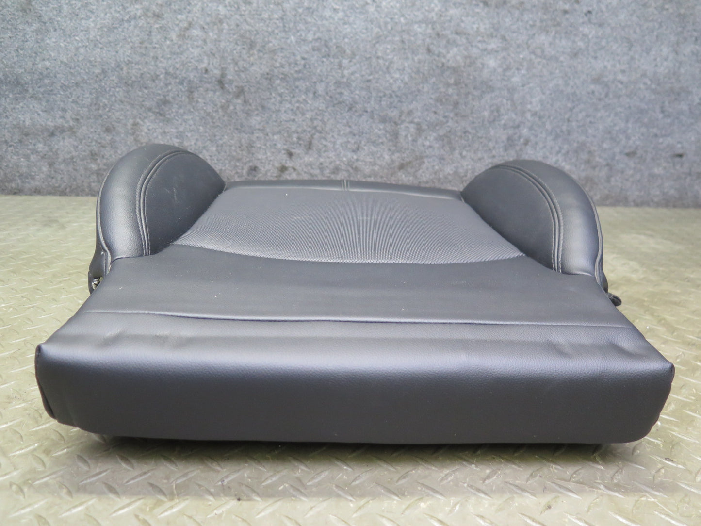 11-15 Mini Cooper R60 Countryman Front Right Seat Lower Cushion Black OEM