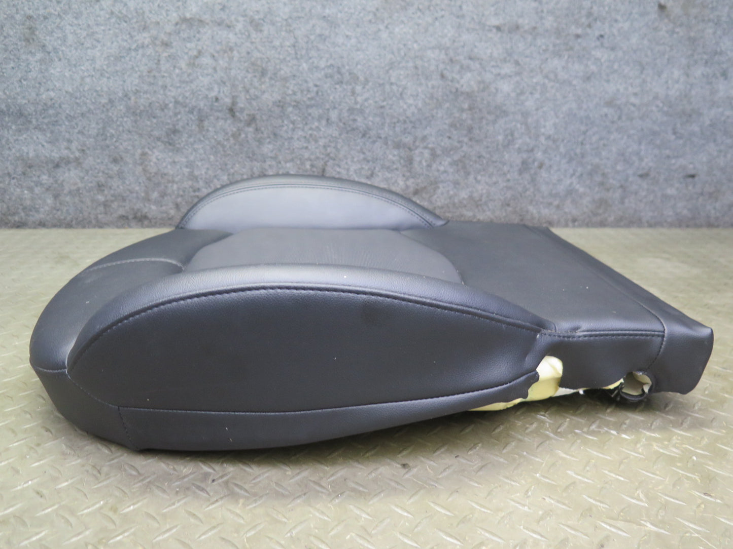 11-15 Mini Cooper R60 Countryman Front Right Seat Lower Cushion Black OEM